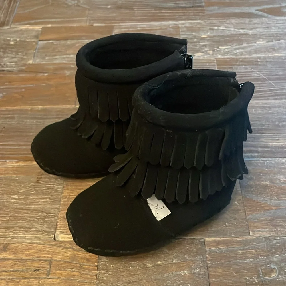 Little Love Bug Black Suede Cozy Boots🖤